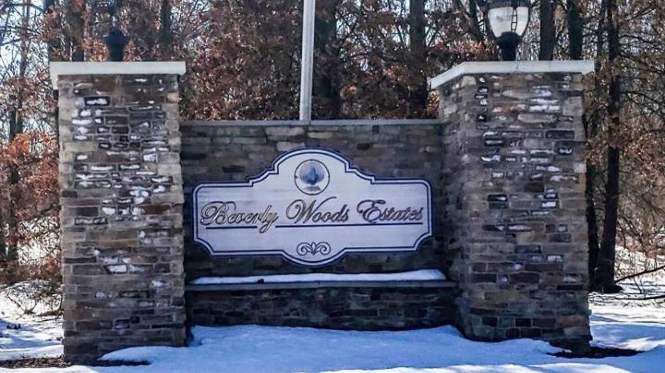 3029 Nelson Ln, Wheatfield, IN 46392