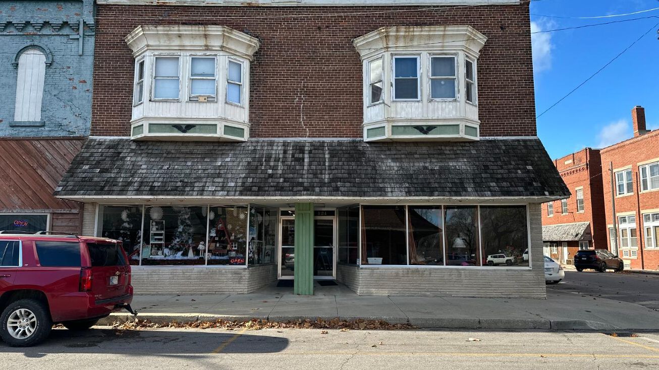 124 N 3rd St, Kentland, IN 47951