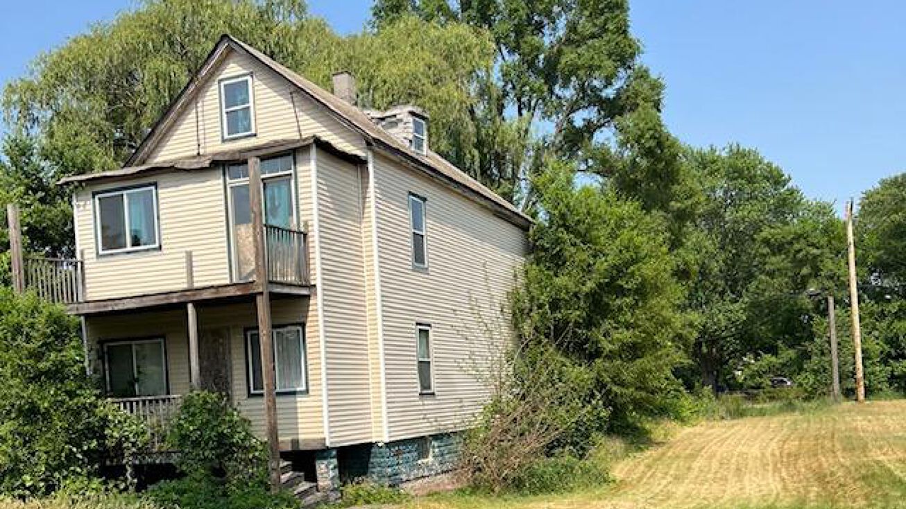 1717 Fillmore St, Gary, IN 46407