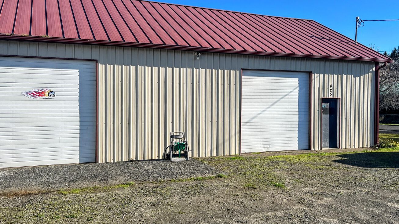 Pictures of Land, Industrial, Self Storage, Retail property located at 425 NW Cedar Street, Waldport, OR 97394 for sales - image #1
