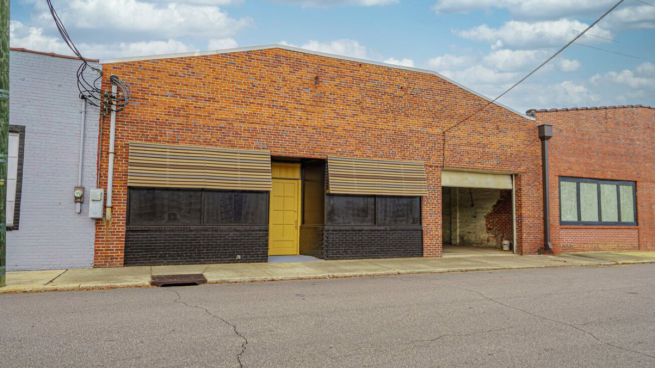 149 E Laurel St, Mullins, SC 29574