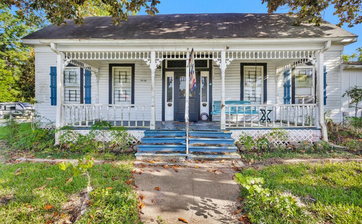 Pictures of Mixed Use, Mobile Home Park property located at 207 W Elder St, Colmesneil, TX 75938 for sales - image #1
