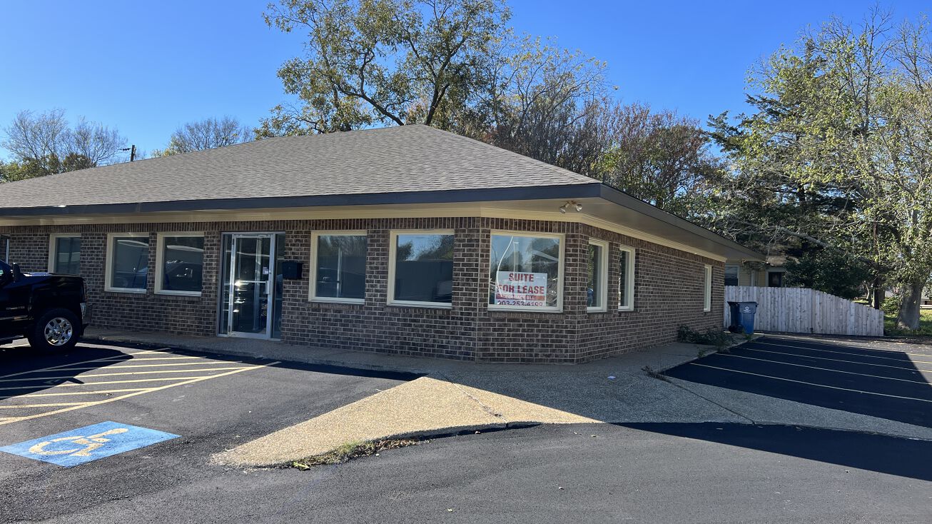 400 W Calvert St, Troup, TX 75789