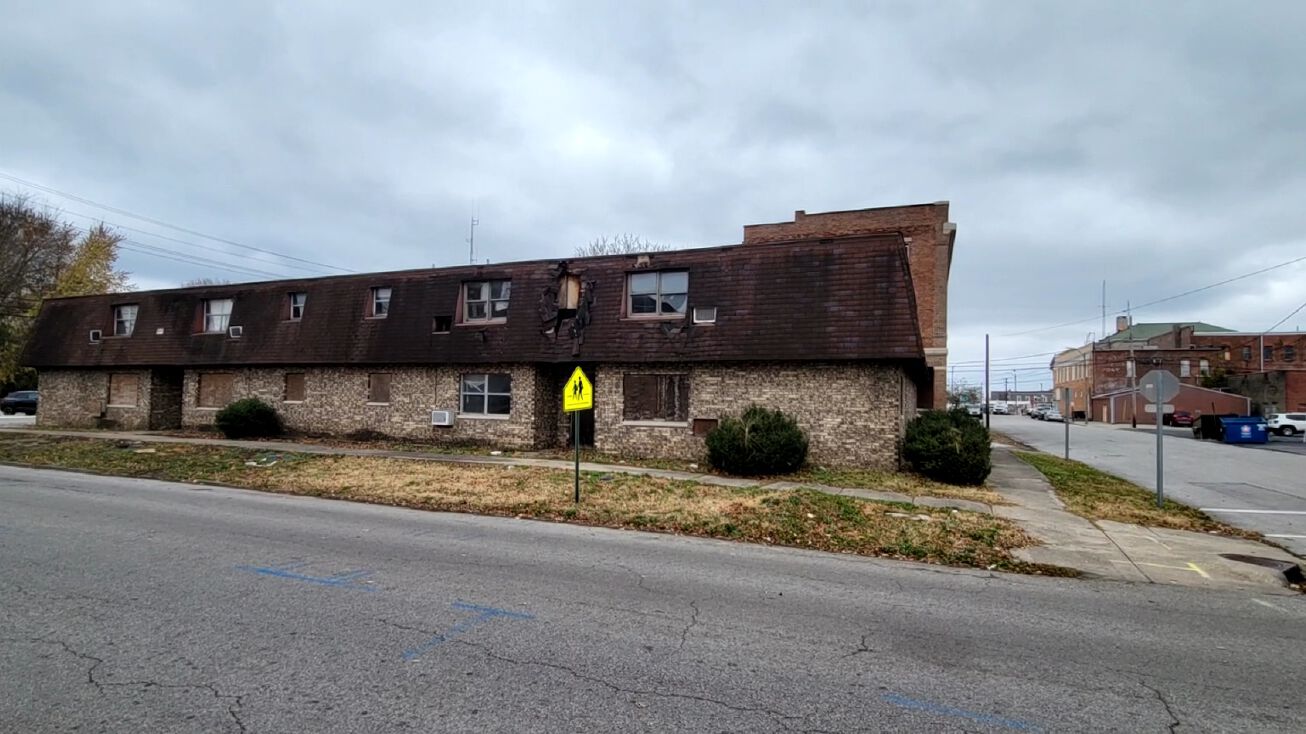 115 S 8th St, Murphysboro, IL 62966