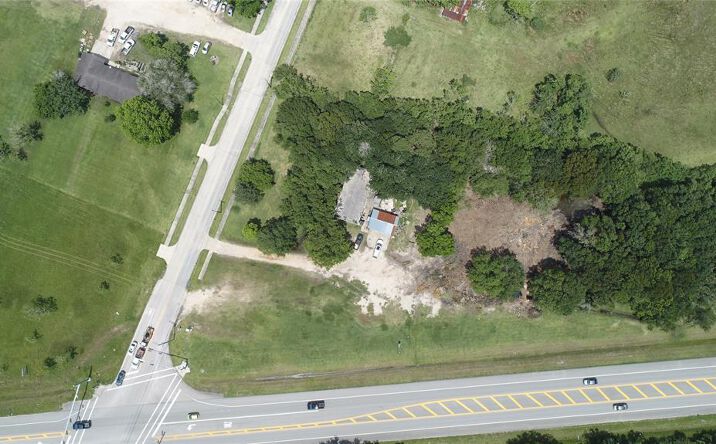 Pictures of Land property located at 2385 Austin St, League City, TX 77573 for sales - image #1