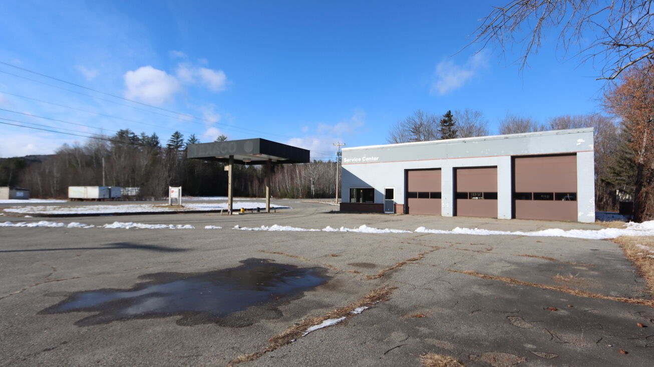 1195 Rangeley Rd, Phillips, ME 04966