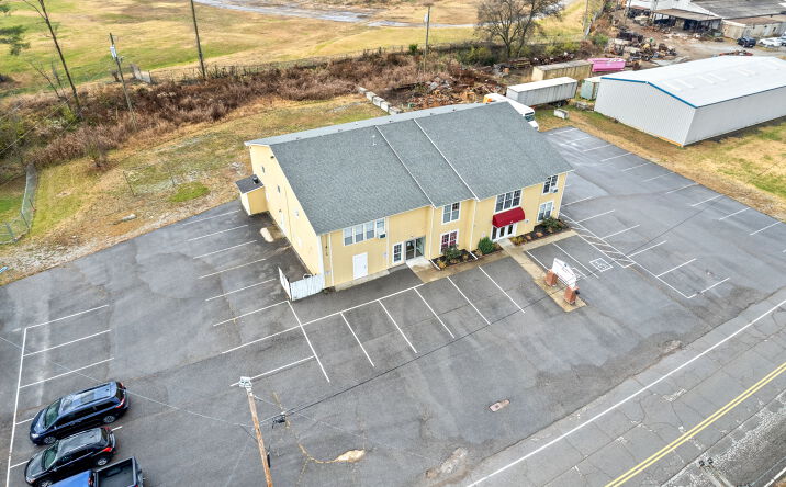 Pictures of Office, Industrial, Special Purpose property located at 701 Red River St, Clarksville, TN 37040 for sales - image #1