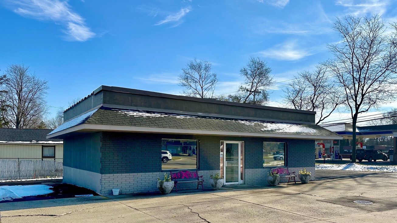 1026 Scott Lake Rd, Waterford Township, MI 48328