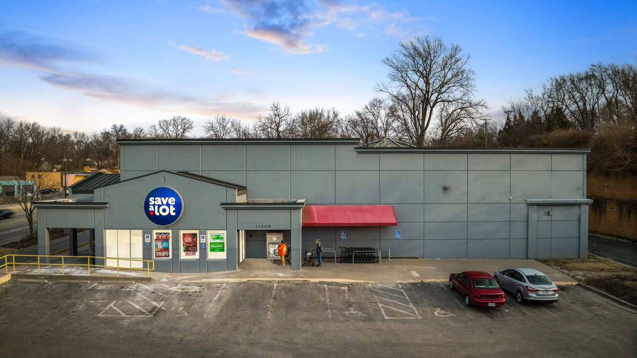 11200 E Truman Rd, Independence, MO 64050