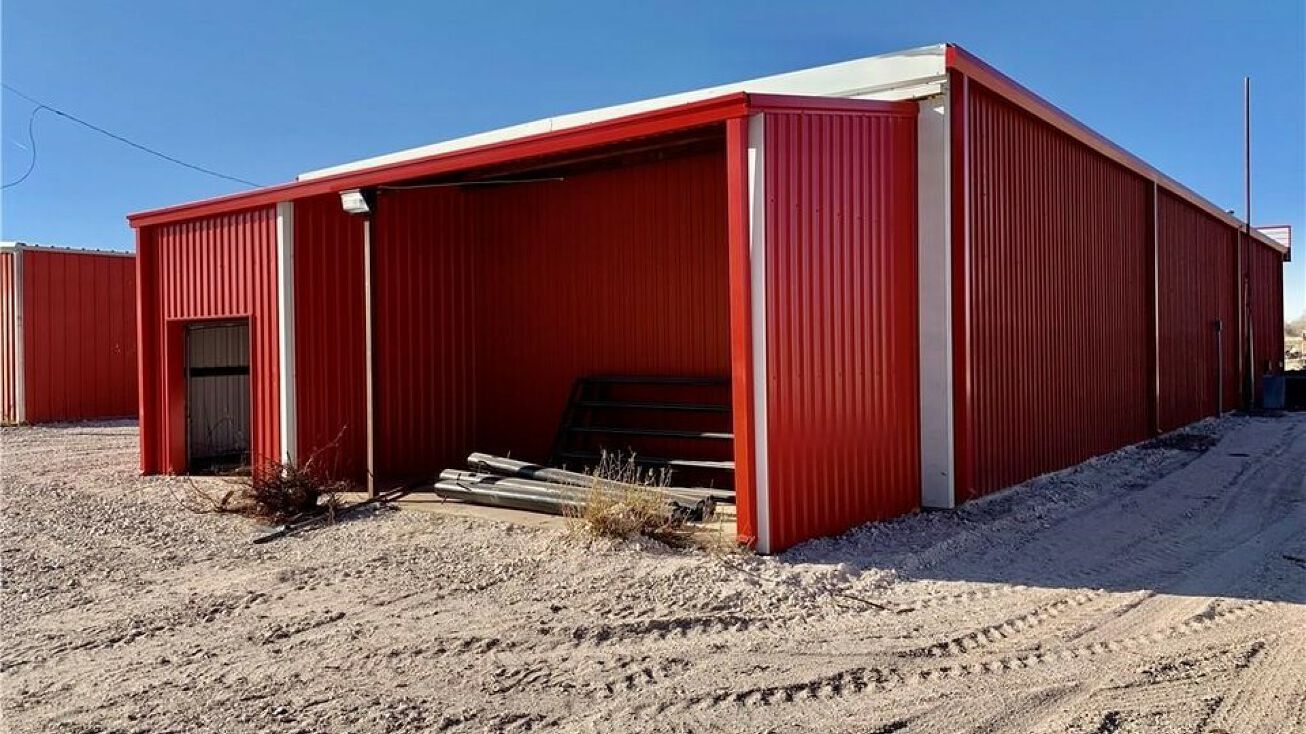 220 Taylor Rd, Watonga, OK 73772