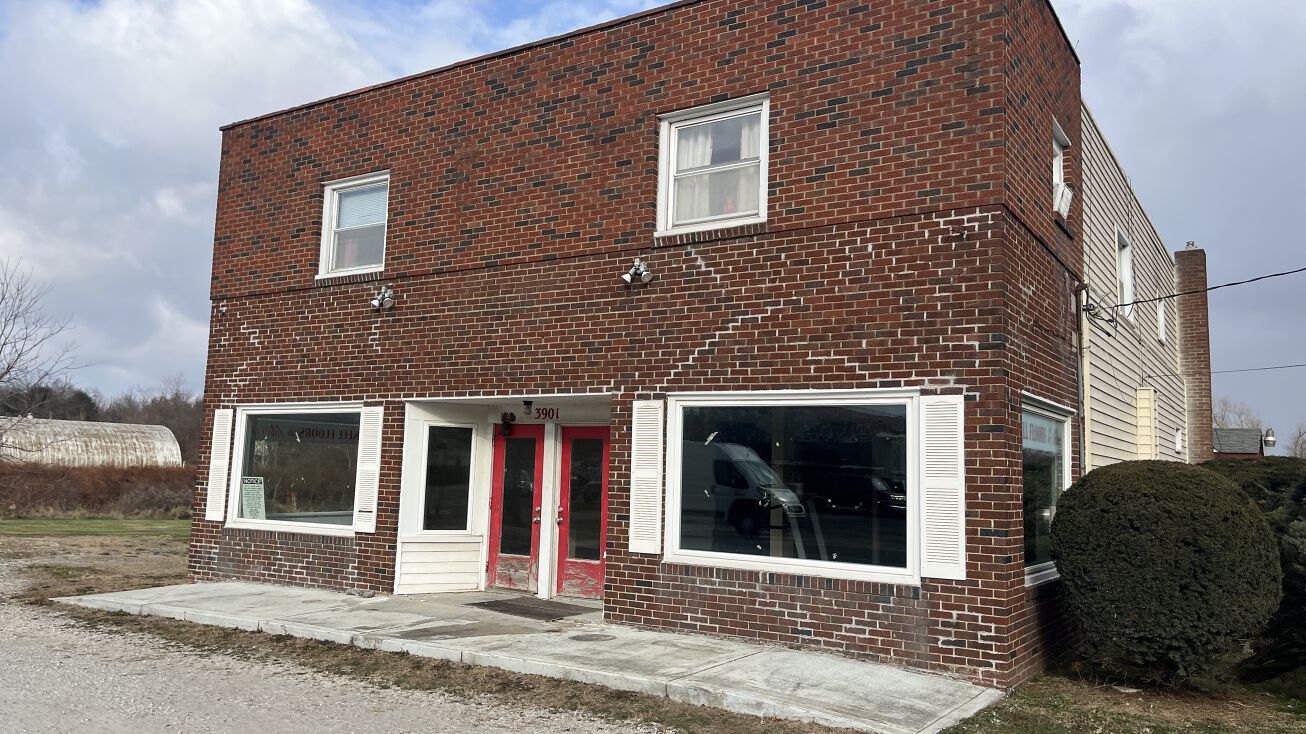 3901 State St NW, North Canton, OH 44720