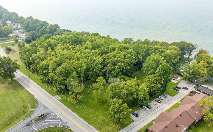 Pictures of Land, Multifamily property located at 3337 Lake Road W, Ashtabula, OH 44004 for sales - image #1