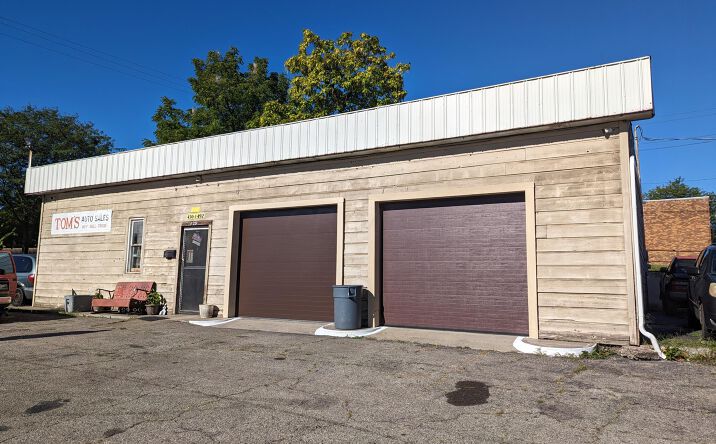 Pictures of Mixed Use property located at 429 S Limestone Street, Springfield, OH 45505 for sales - image #1