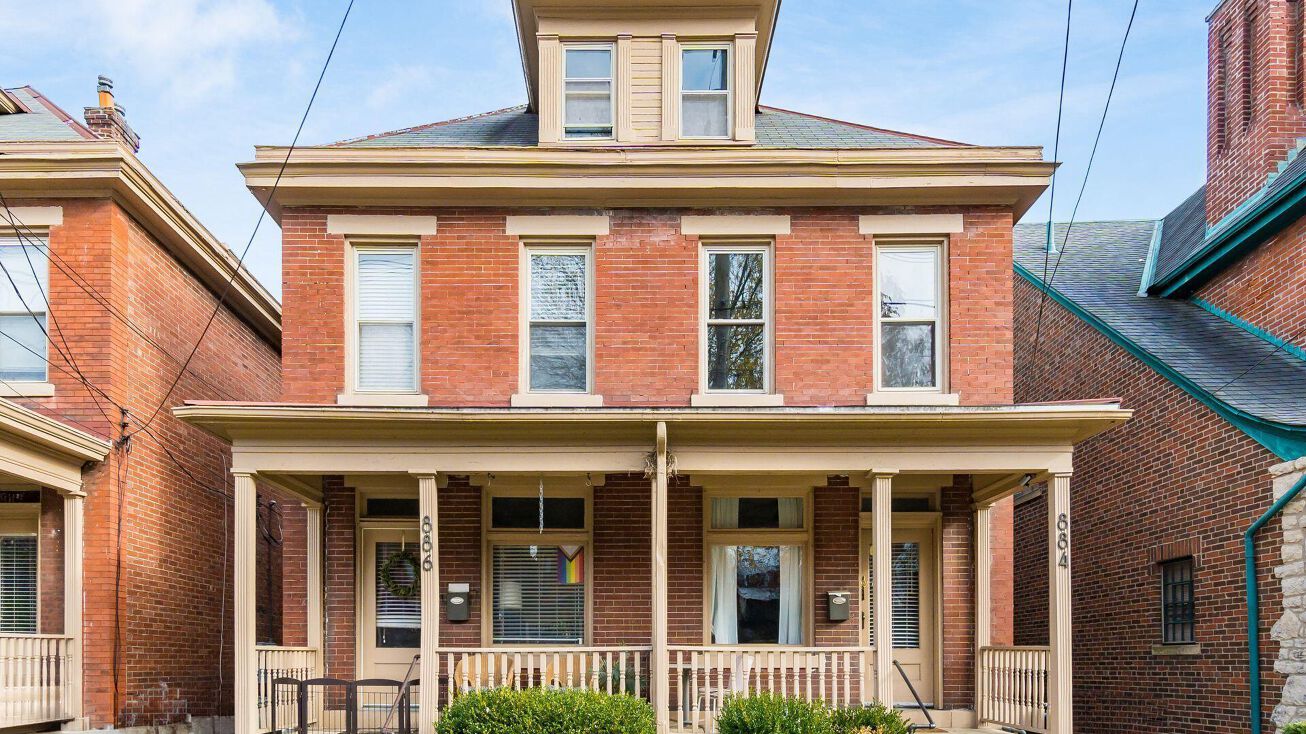 884886 Dennison Avenue, Columbus, OH 43215