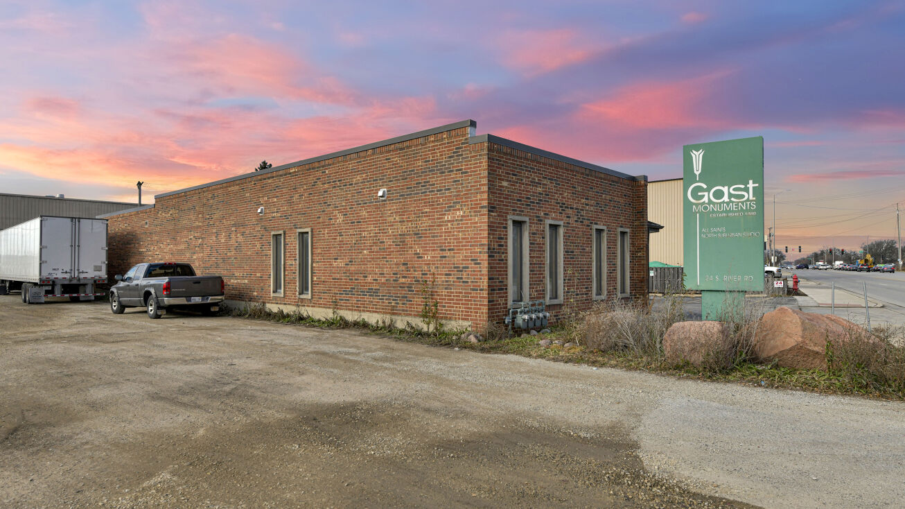 24 S Des Plaines River Rd, Des Plaines, IL 60016