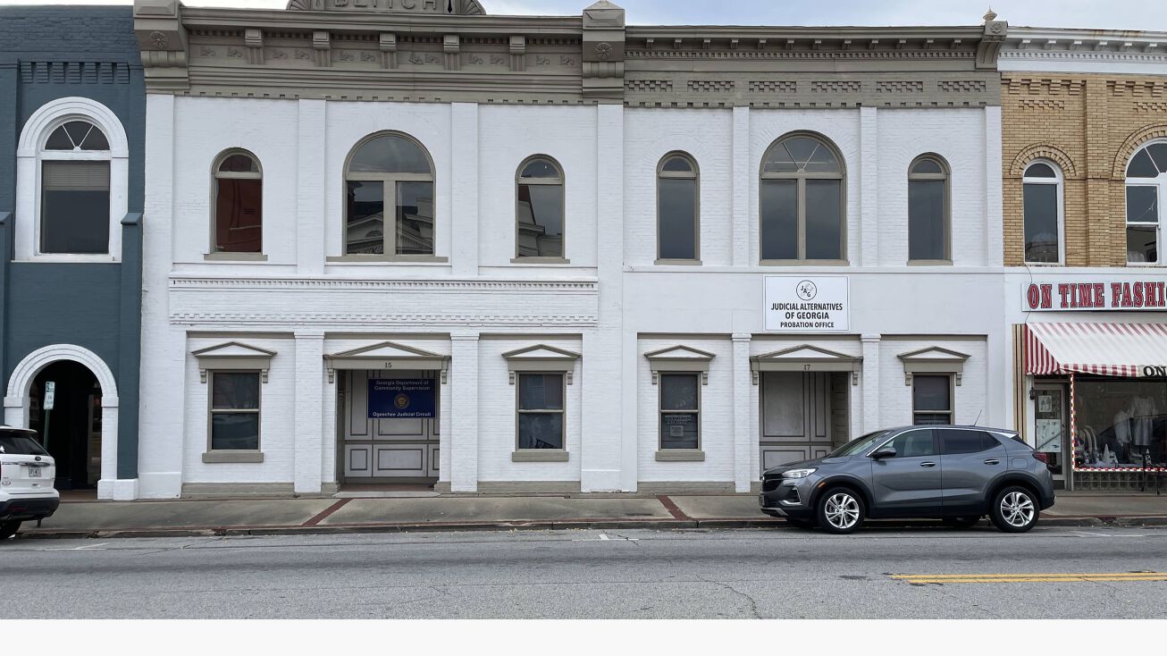 15 N Main St, Statesboro, GA 30458