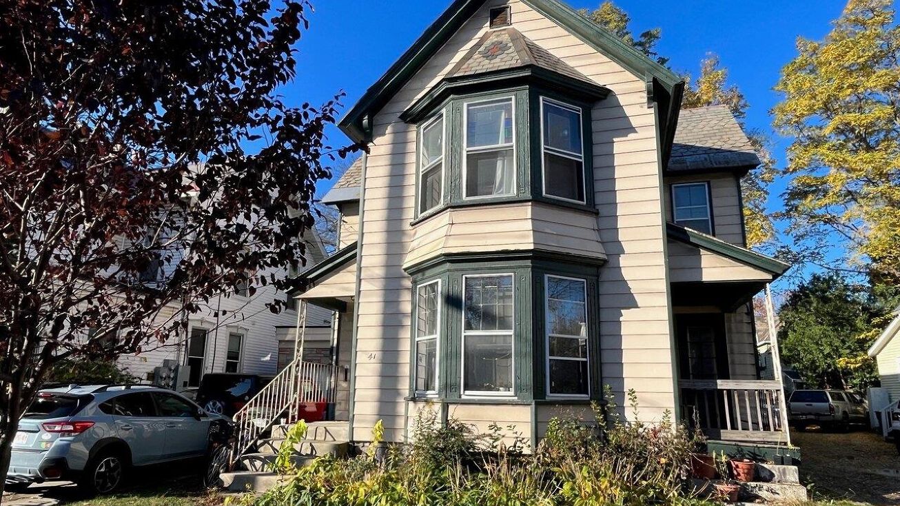 41 N Winooski Ave, Burlington, VT 05401