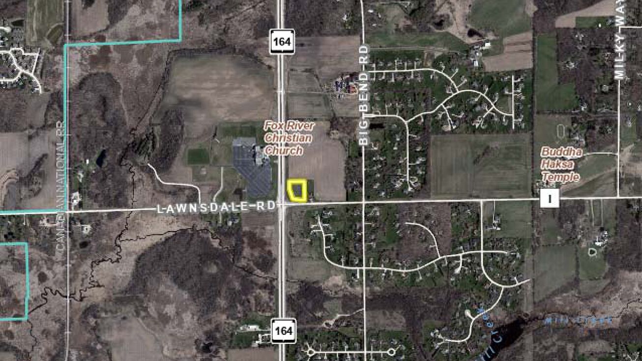 Lawnsdale Rd, Waukesha, WI 53186