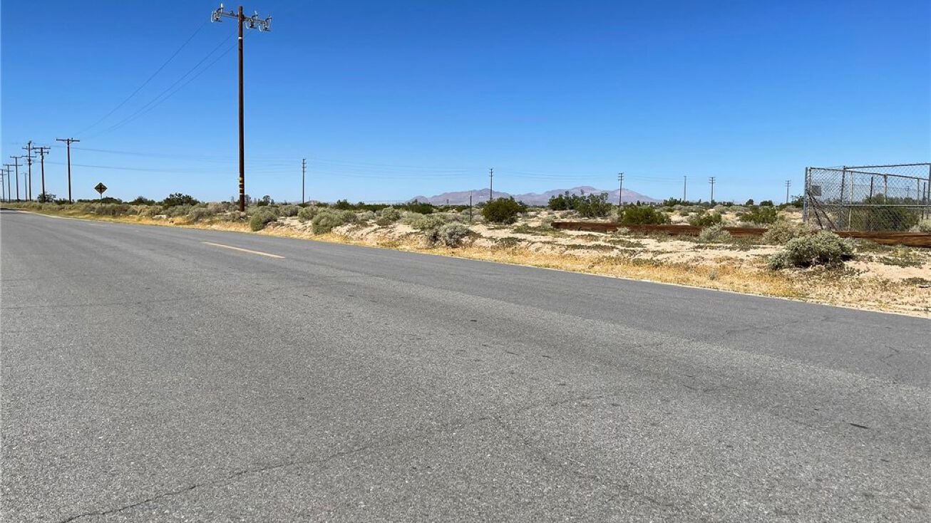 46520 Fairview Rd, Newberry Springs, CA 92365
