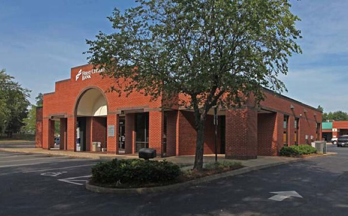 Pictures of Retail property located at 6709 N Tryon St, Charlotte, NC 28213 for sales - image #1