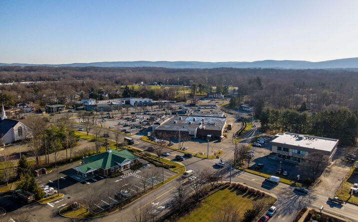 Pictures of Retail property located at 415 NY-376, Hopewell Junction, NY 12533 for sales - image #1
