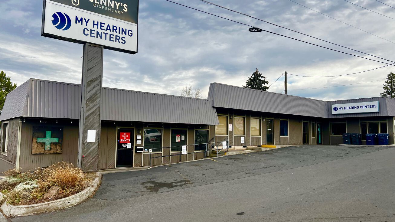Pictures of Retail property located at 934 NE 3rd St, Bend, OR 97701 for sales - image #1
