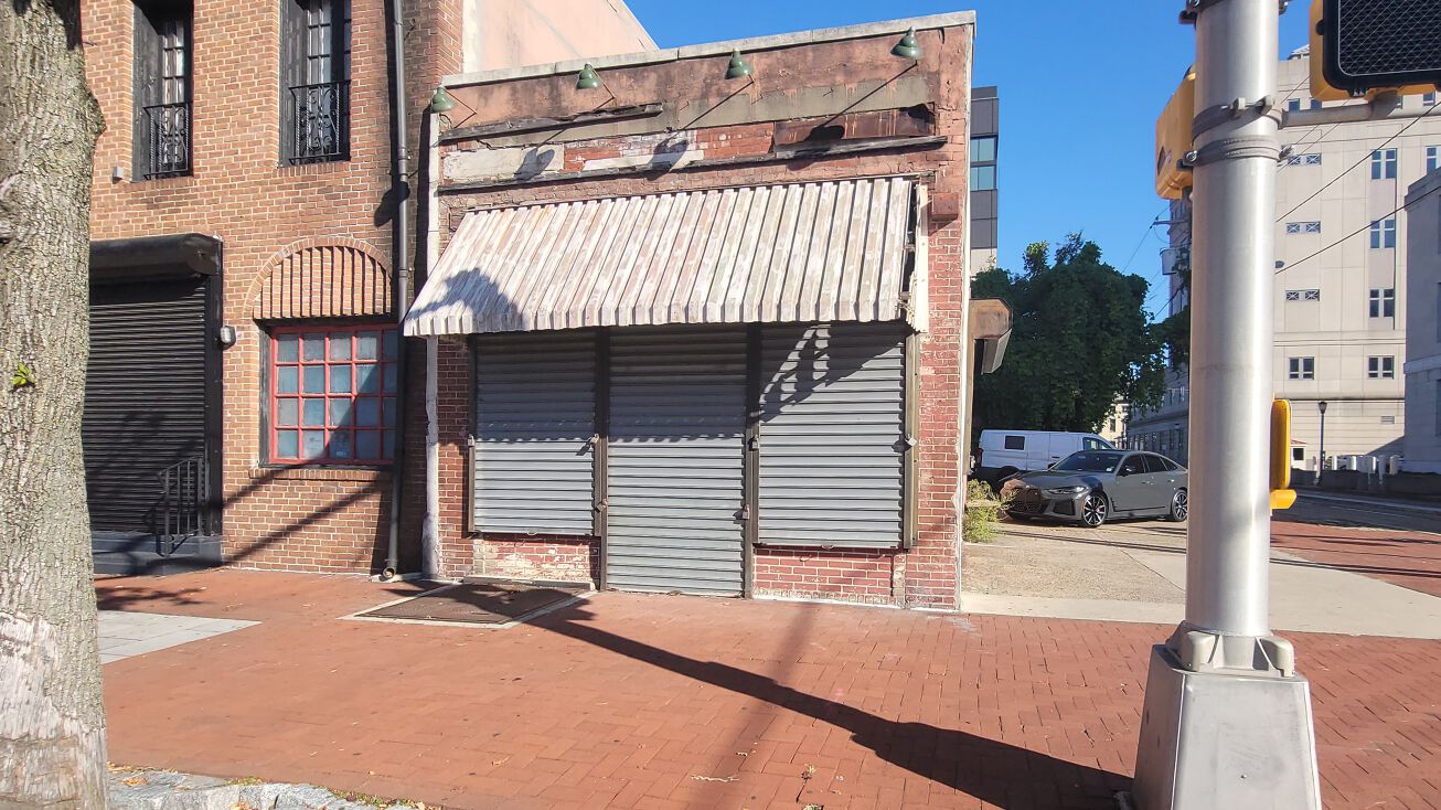 331 Market St, Camden, NJ 08102