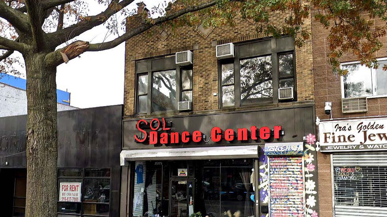 30-16-steinway-st-queens-ny-11103-crexi