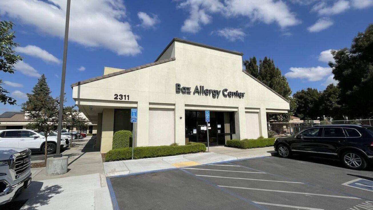 2311 W Cleveland Ave, Madera, CA 93637