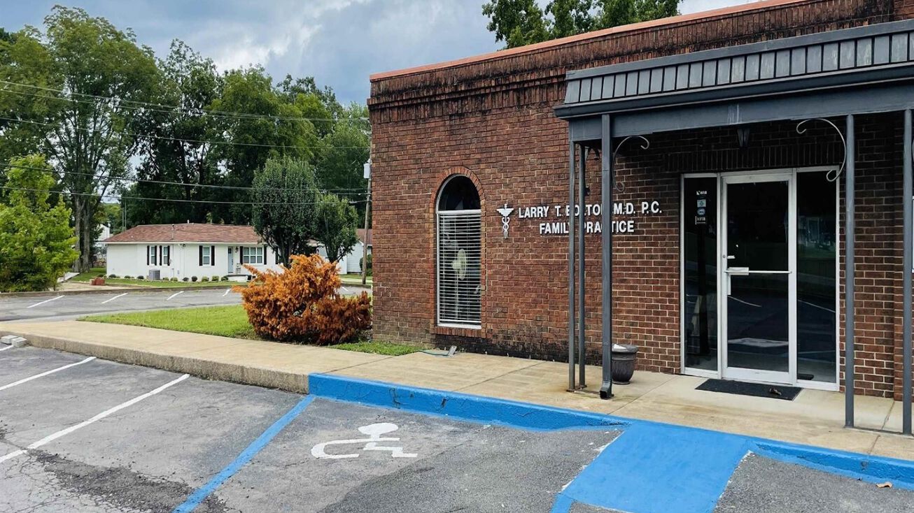 303 Parks Ave Scottsboro AL 35768 Crexi com