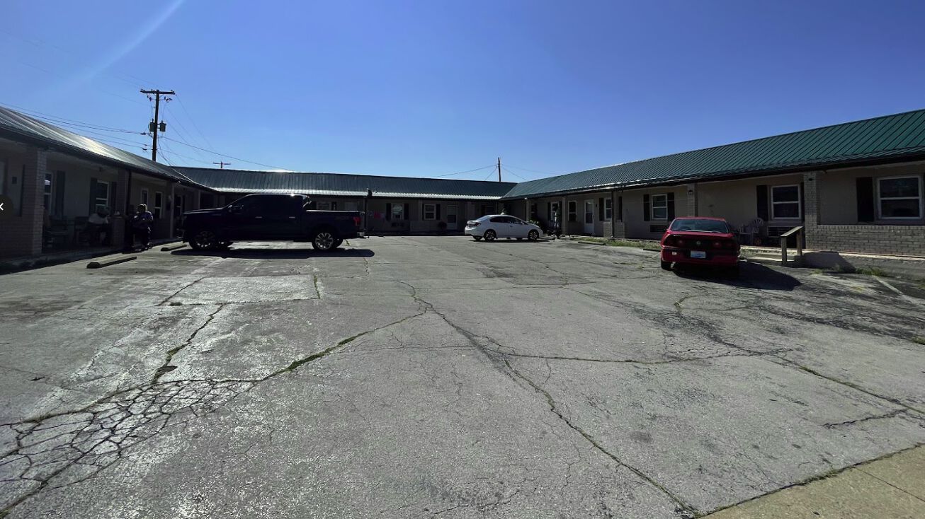 300 S Main St, Hopkinsville, KY 42240