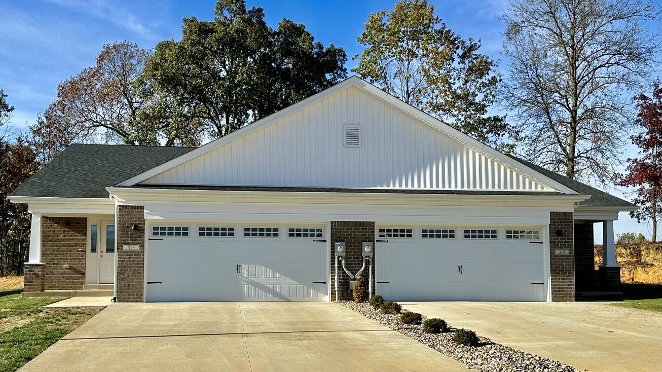 205 Dixon Circle, Radcliff, KY 40160