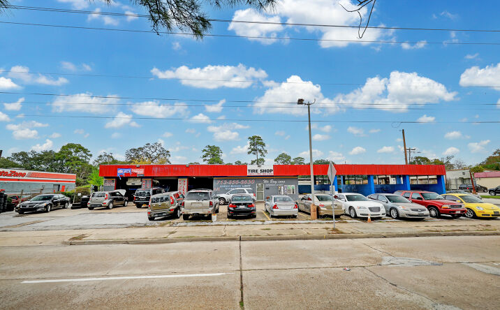 Pictures of Retail, Special Purpose property located at 2104 W 43rd St, Houston, TX 77018 for sales - image #1