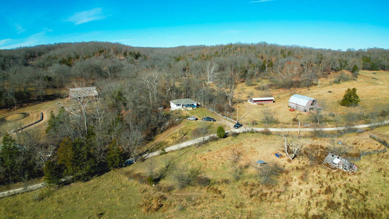 15789 Creek Rd, Dixon, MO 65459