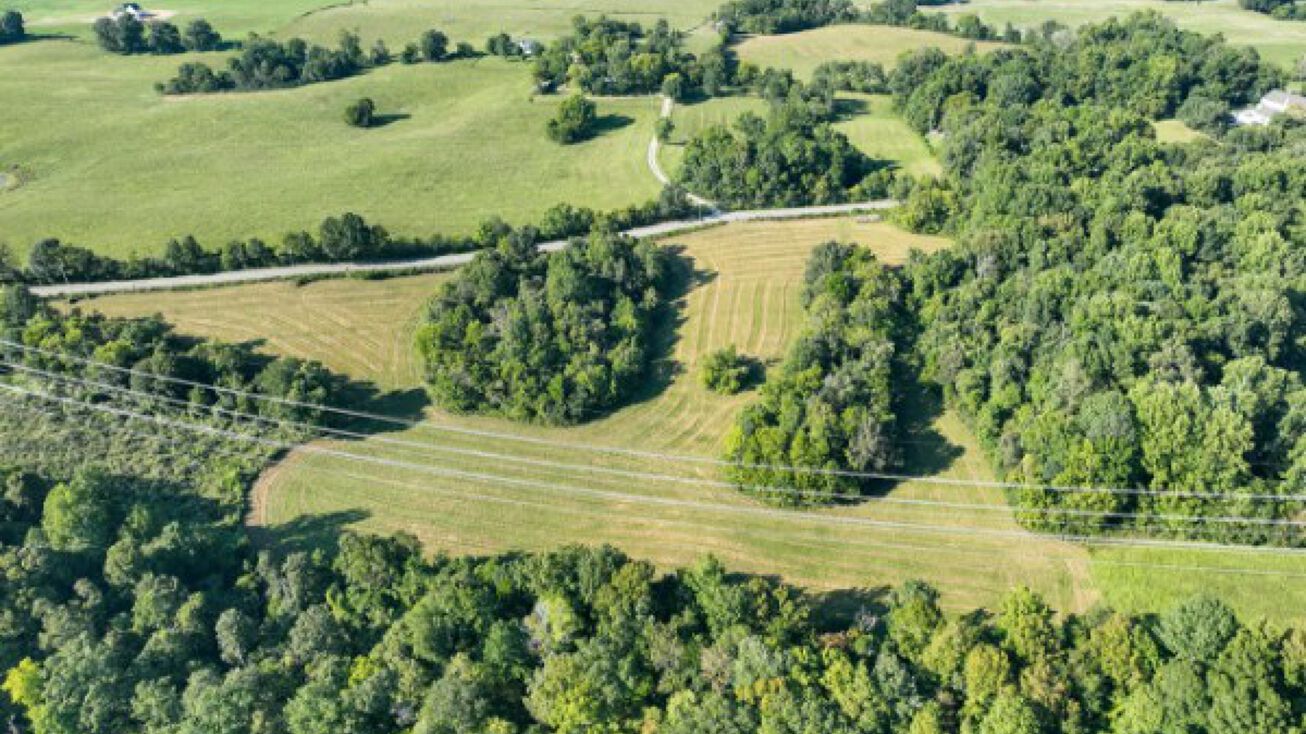 3275 Rossview Rd, Clarksville, TN 37043