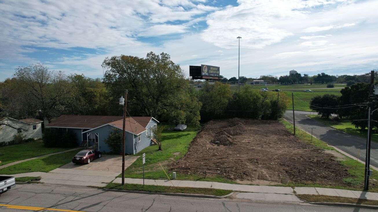 921 S Main St, Belton, TX 76513