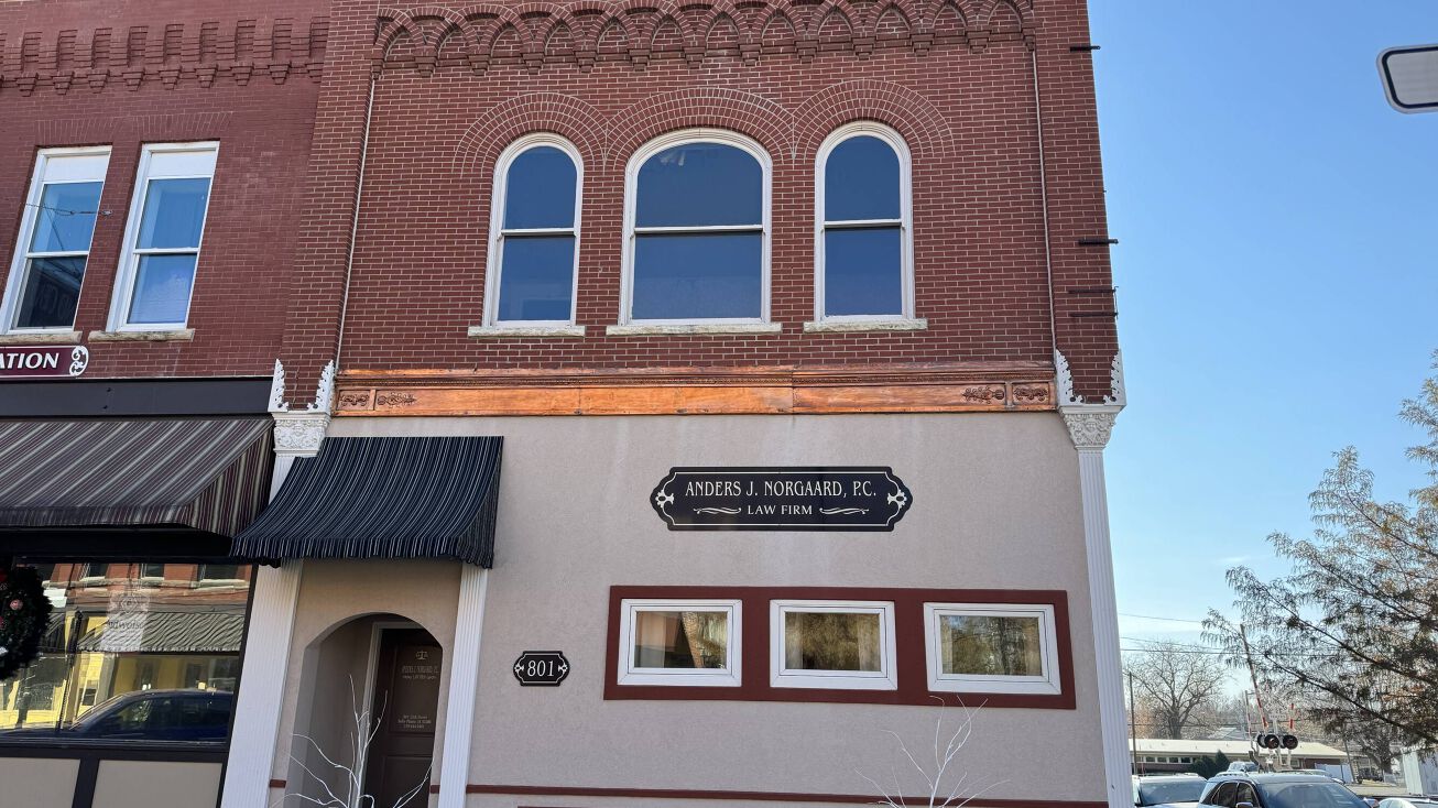 801 Main St, Belle Plaine, IA 52208