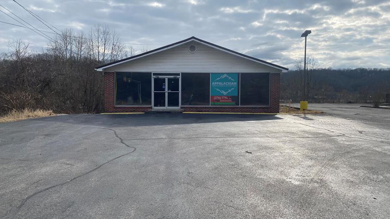 5894 Gov Gc Perry Hwy, Richlands, VA 24641