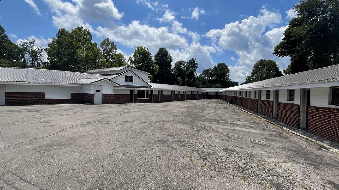 8128 Big Ridge Rd, Haysi, VA 24256