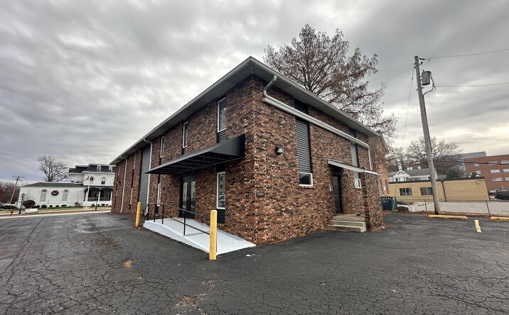 Pictures of Land, Multifamily, Office property located at 909 S 6TH Street, Springfield, IL 62703 for sales - image #1