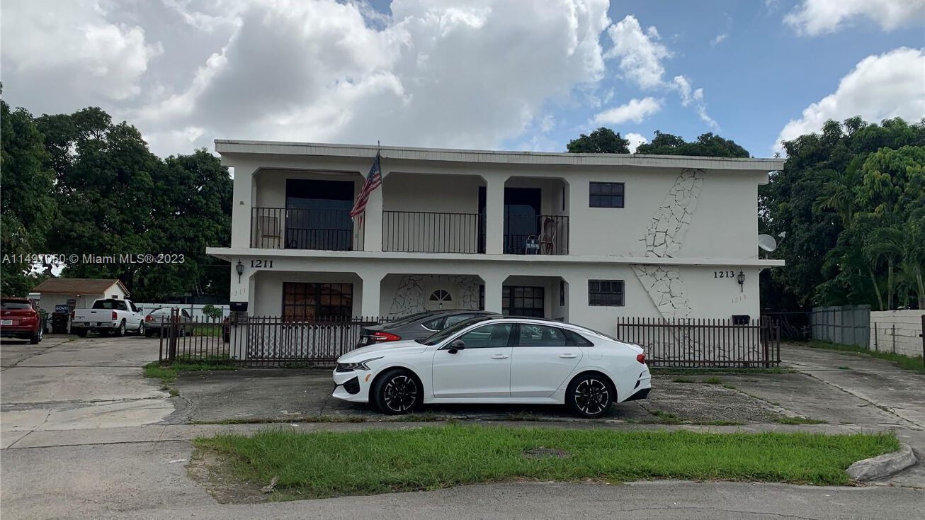 1211 E 7th Ct, Hialeah, FL 33010