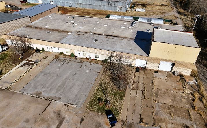 Pictures of Industrial property located at 326 W College Ave, Guthrie, OK 73044 for sales - image #1