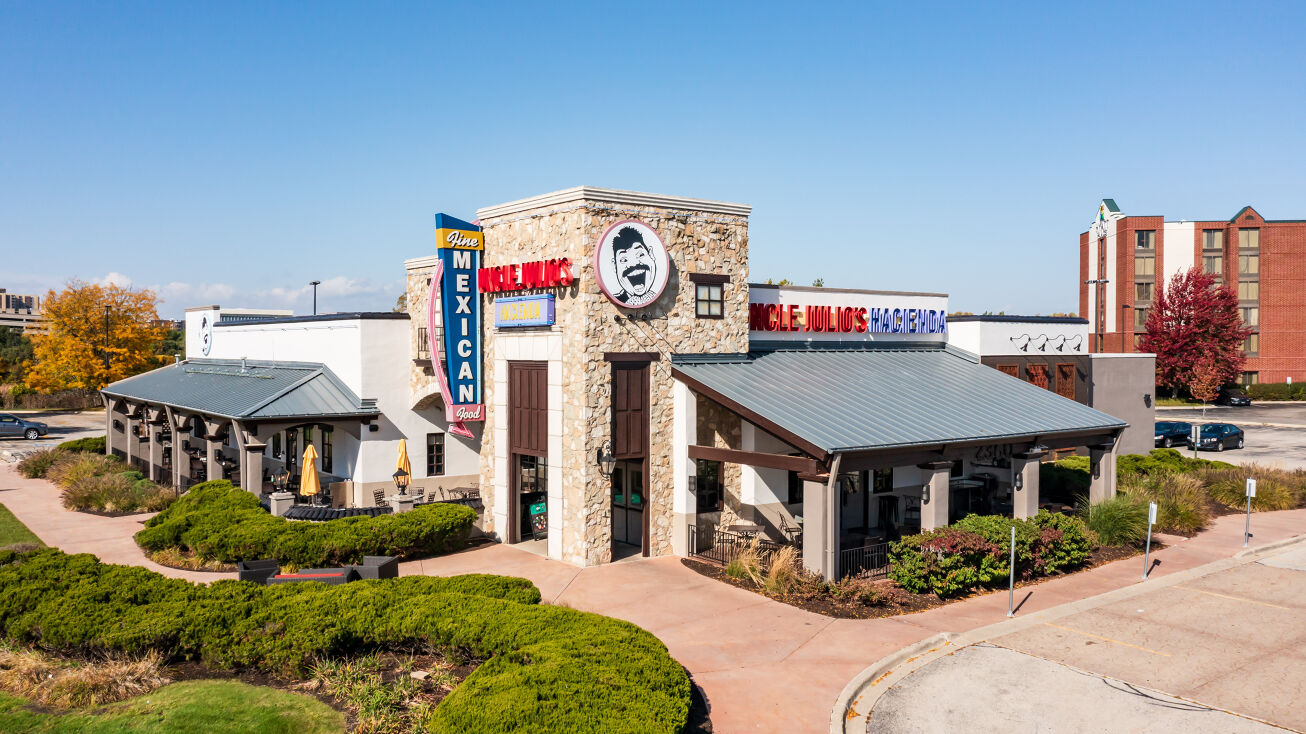 2360 Fountain Square Dr, Lombard, IL 60148