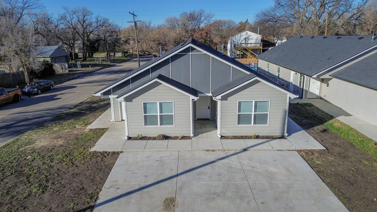 1701 N Grove St, Wichita, KS 67214