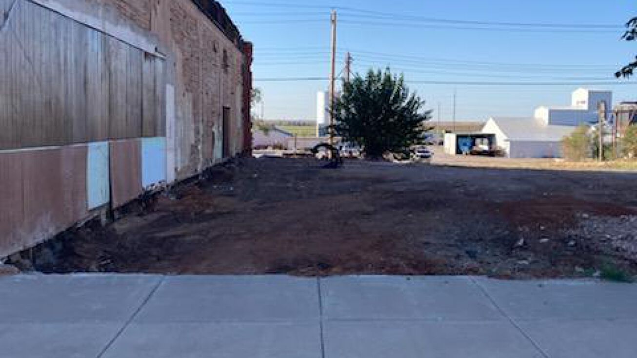 197 W Broadway St, Hollis, OK 73550