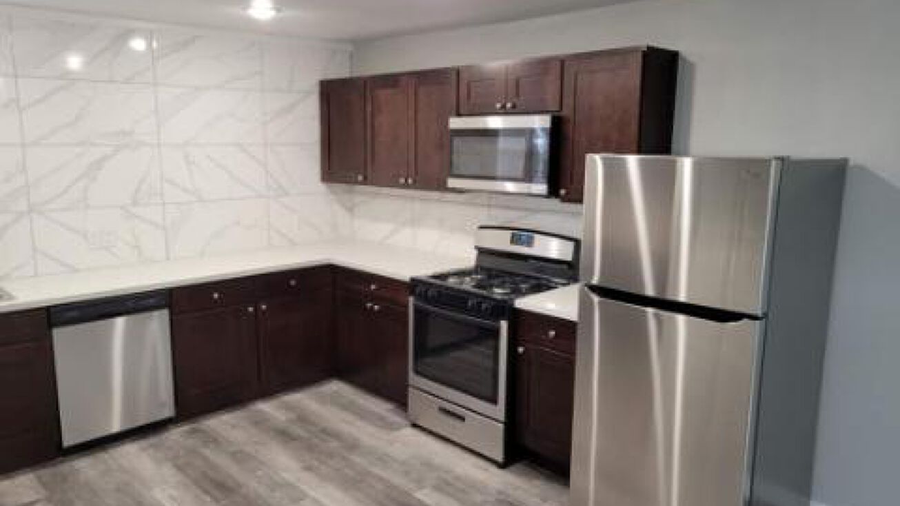 523 E Locust St, Hollis, OK 73550