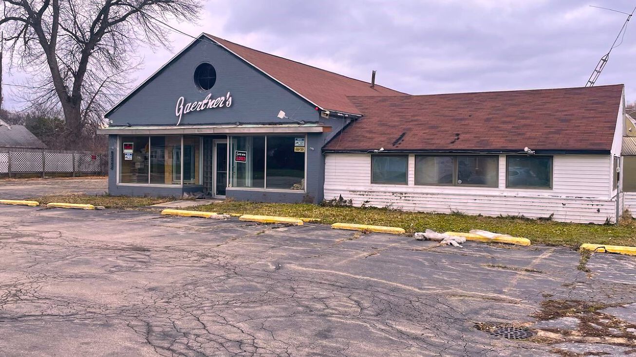 1958 Brockway, Saginaw, MI 48602