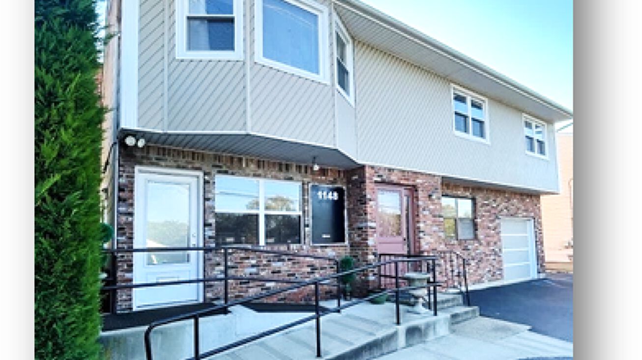 1148 Hicksville Rd, Massapequa, NY 11758