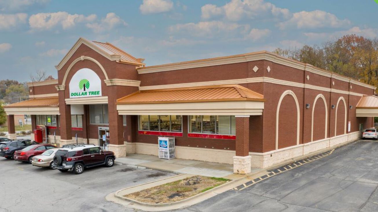 4149 N Oak Trafficway, KCMO, MO 64116