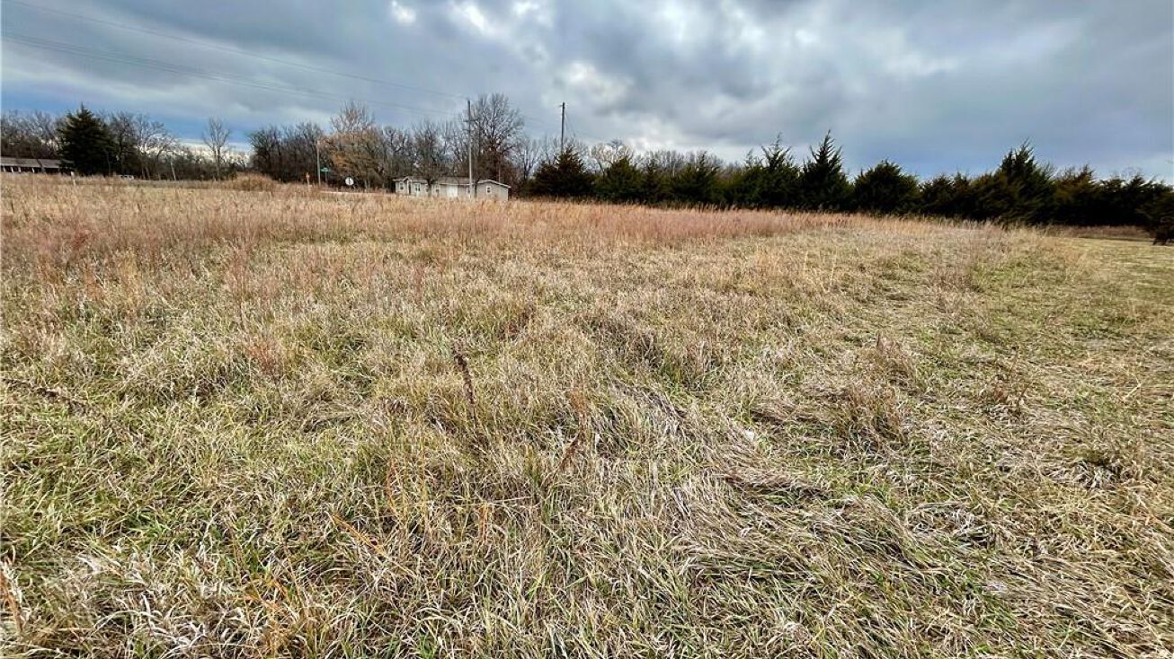 145 S Linn Valley Drive, Linn Valley, KS 66040